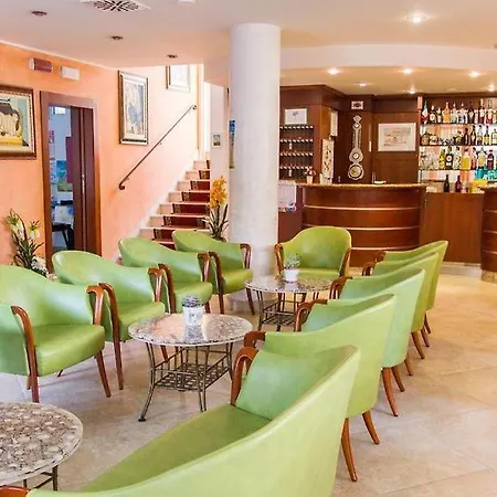 Hotel Milano Simple 3*